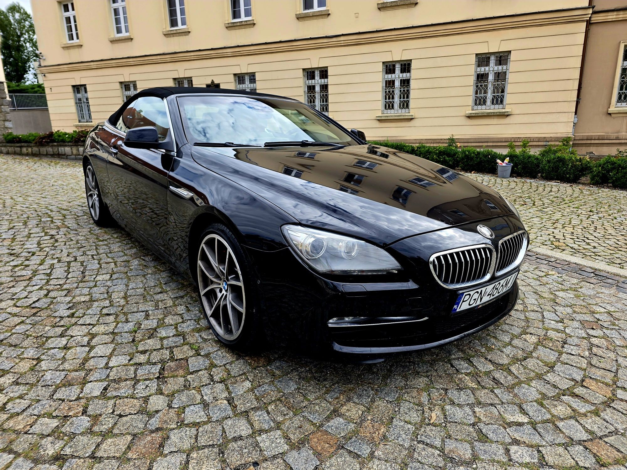 Zamiana BMW 640i AutomatBenzynkaCabrioKlimatronicSkoryHeadUpKameraAluf