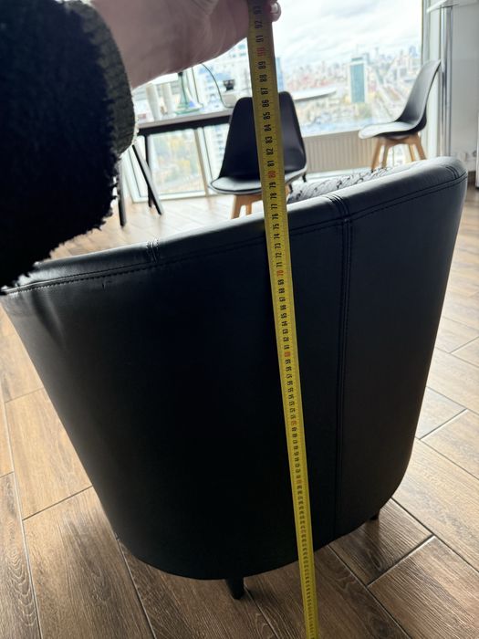 Крісло м’яке, шкірозамінник, б/у