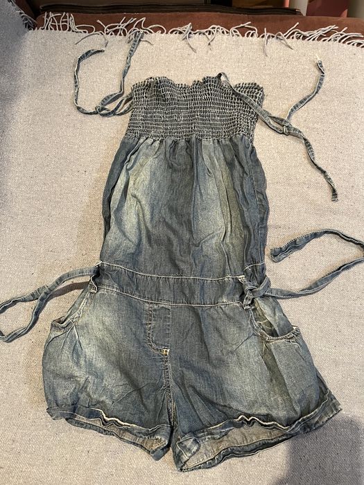 Продам короткий летний джинсовый комбинезон