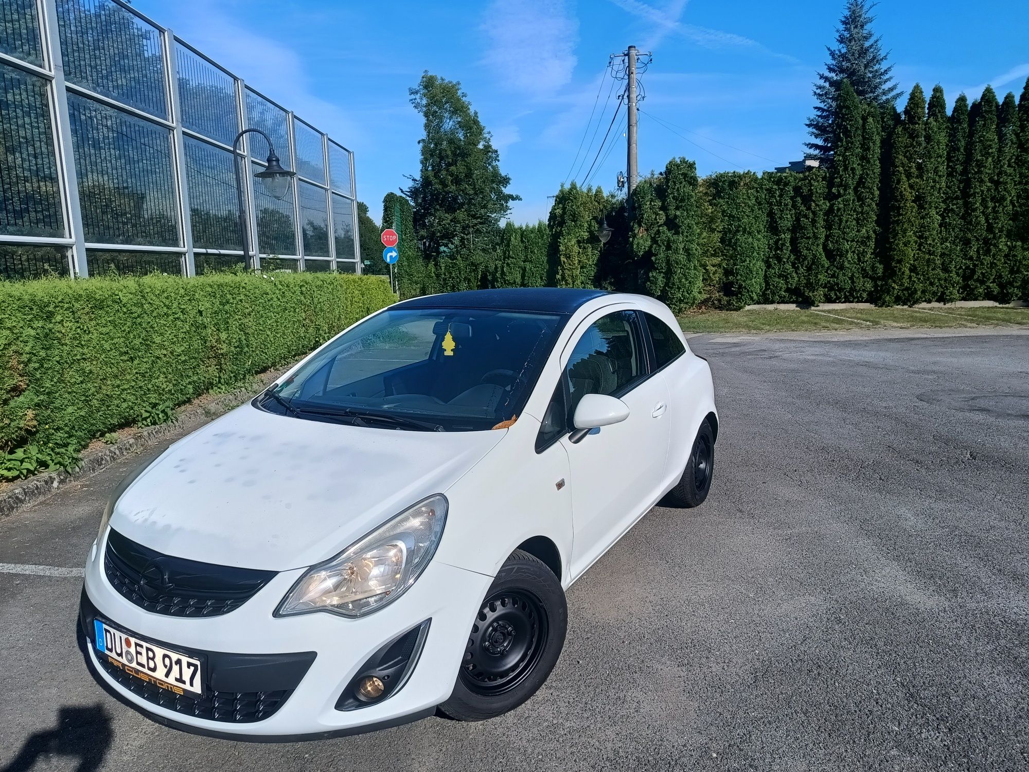 Opel Corsa edycja White 100 KM