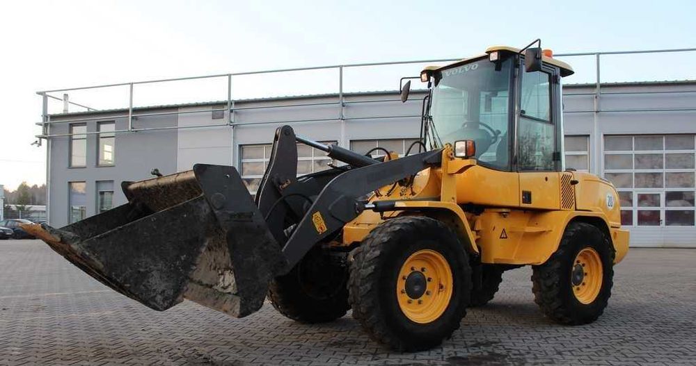 Ładowarka kołowa Volvo L30G - WYNAJEM