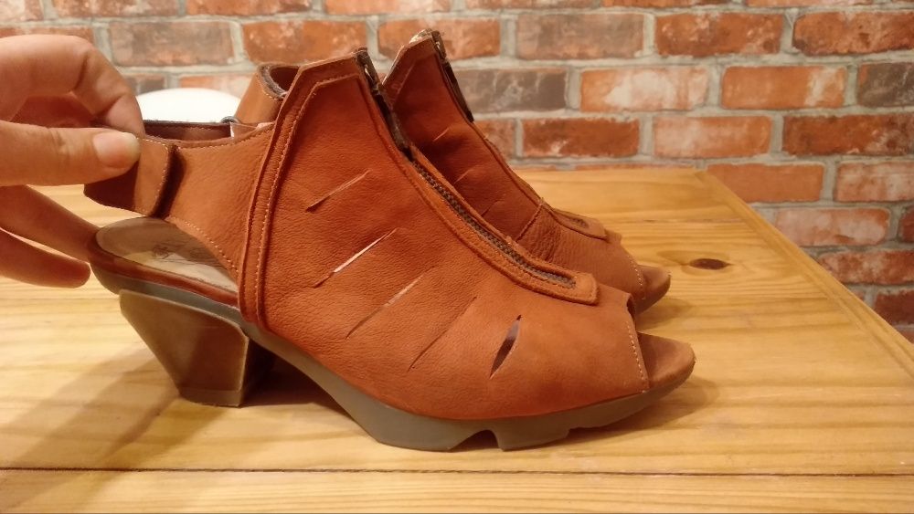 Sapatos Fly London - novos custam 125€