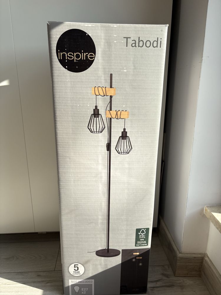 Nowa lampa nieodpakowana tabodi