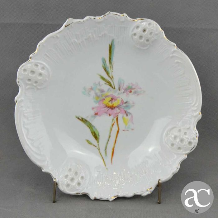 Prato para bolos em porcelana da Fábrica da Vista Alegre