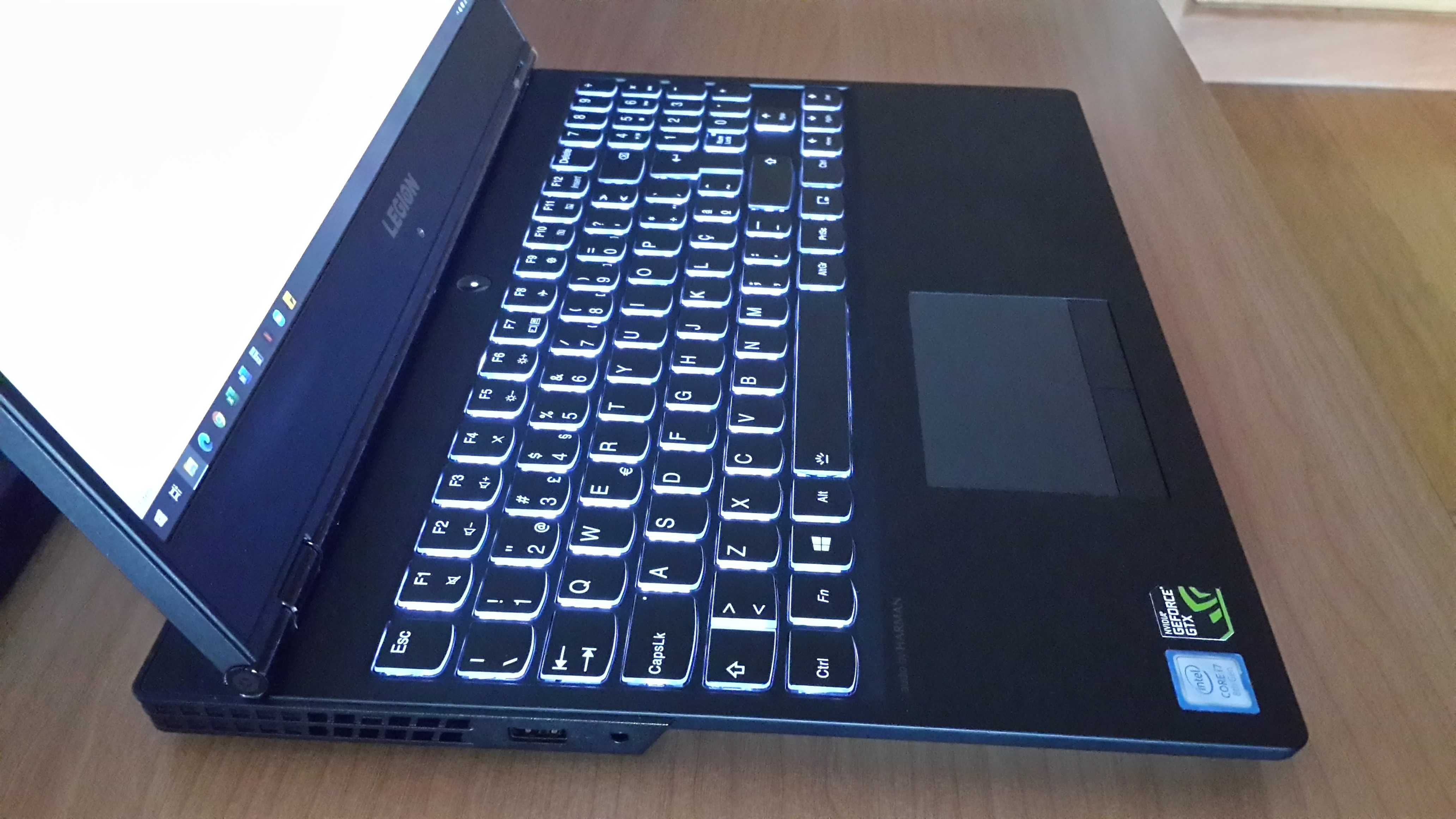 Portátil gaming legion i7-8750H