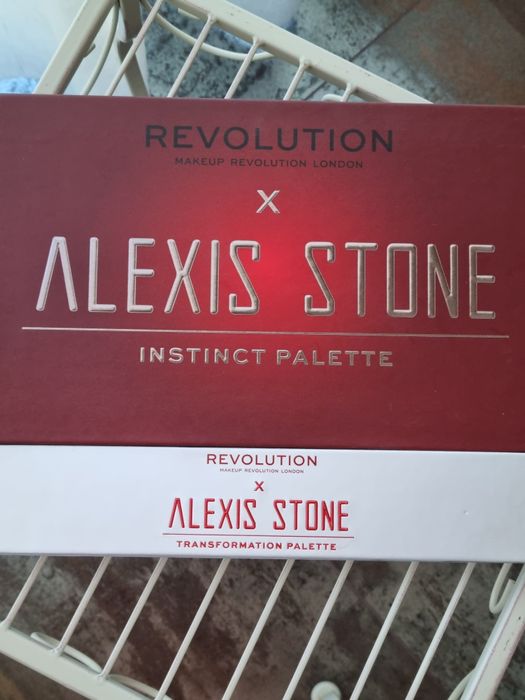 Revolution - Paleta Alexis Stone - Instinct  + The Transformation