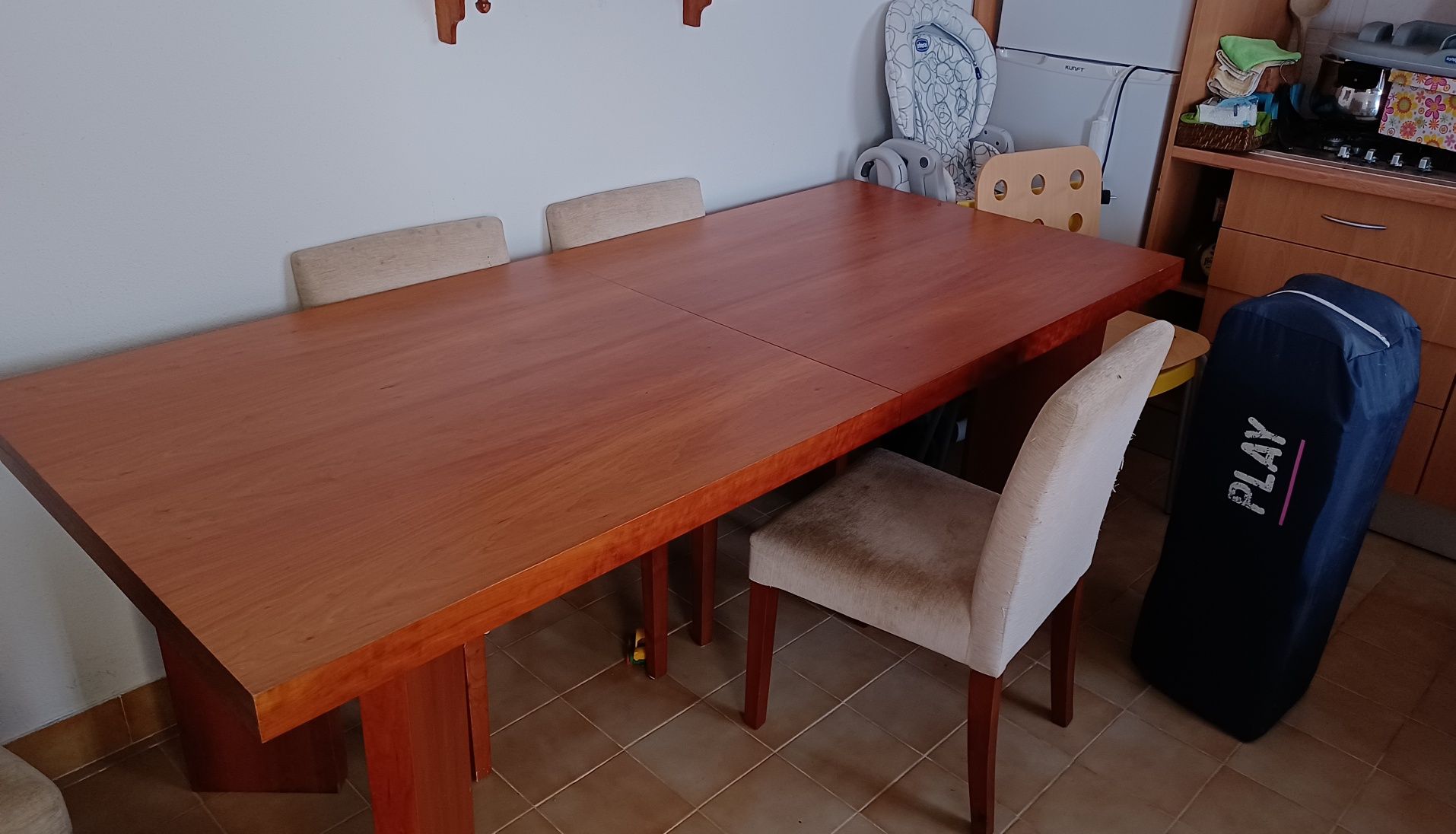 Mesa de alta qualidade Extensível + OFERTA de 6 cadeiras