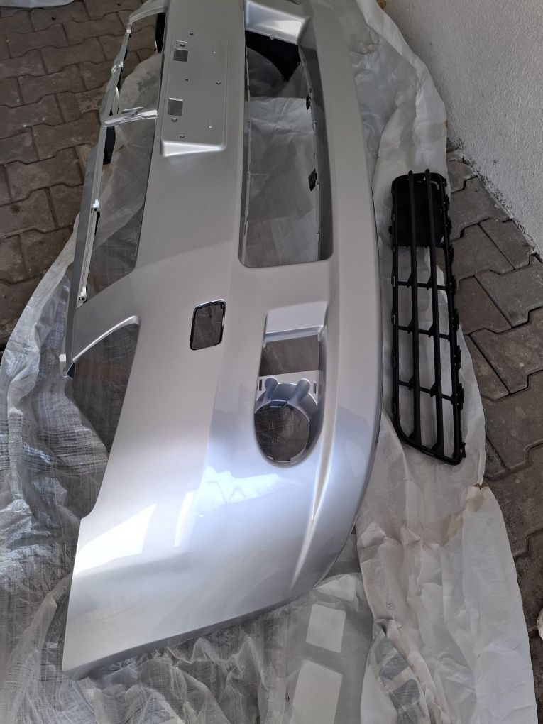Zderzak przedni Suzuki Swift 2008r przed lift