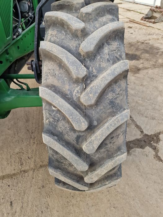 Traktor John Deere 7600 bardzo dobrym stanie