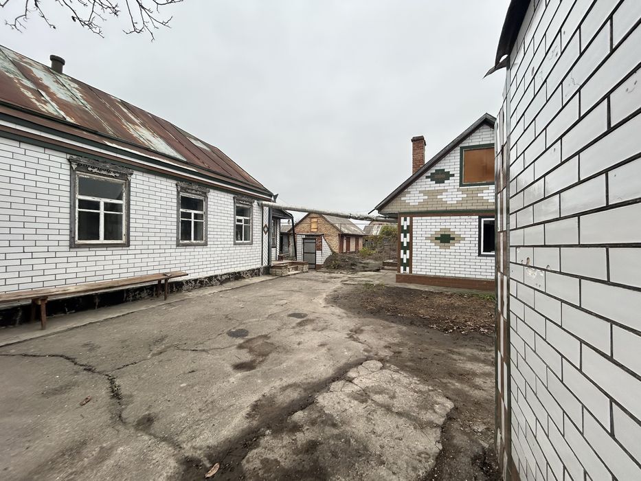 Продається будинок Городище(центр),вулиця паралельна  центральній