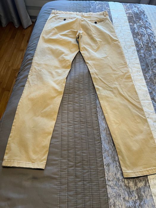 Calças de homem em sarja, beges