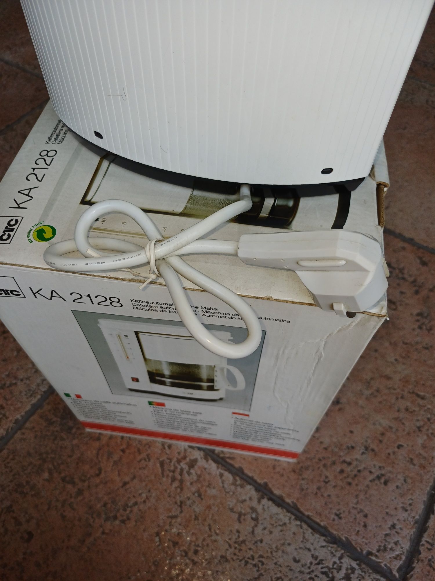 Máquina de café alemã, nova, marca Clatronic.