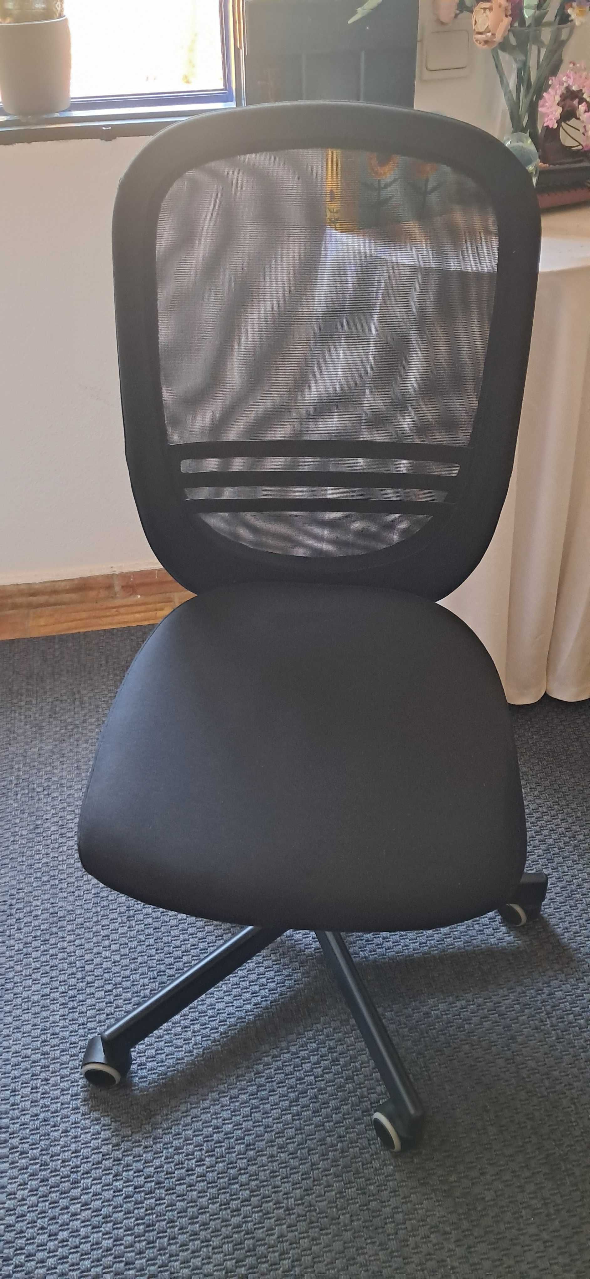 Cadeira giratória de IKEA, preto