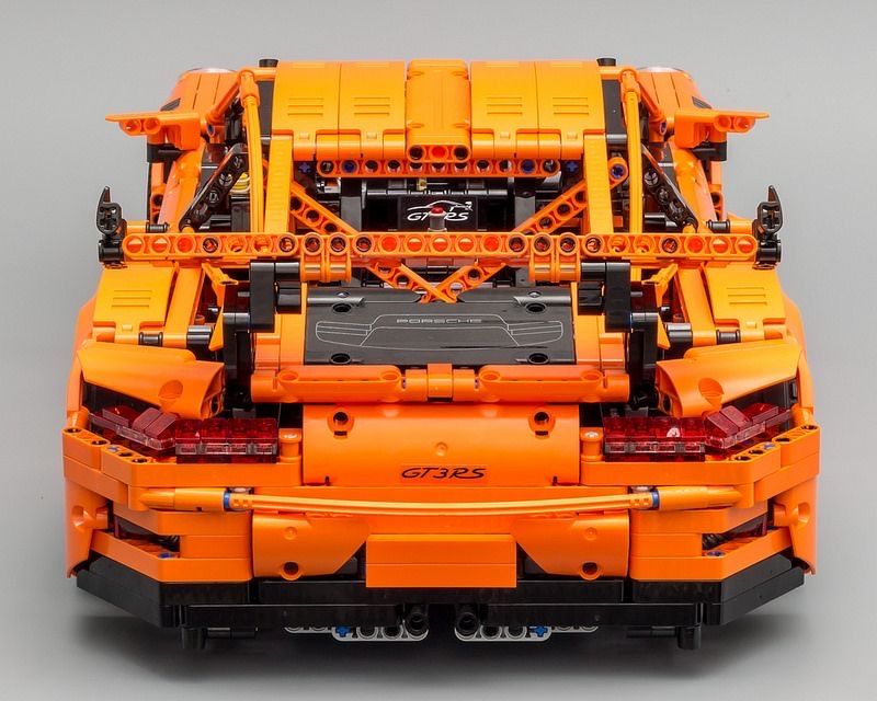 Конструктор Technic Porsche 911 GT3 RS (1:1 LEGO)