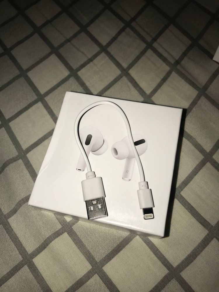 AirPods Pro нові топ торг Lyx оригинал !
