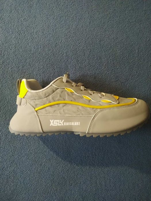 Продаются кроссовки новые, размер 43-43,5