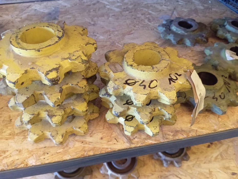 Zębatki podajnika elewatora New Holland 1530, 1540, 1550, 8040, 8050