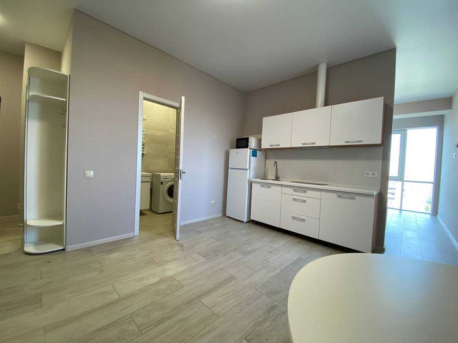 Продам  2к квартиру ЖК , вул.Робоча, 78м2