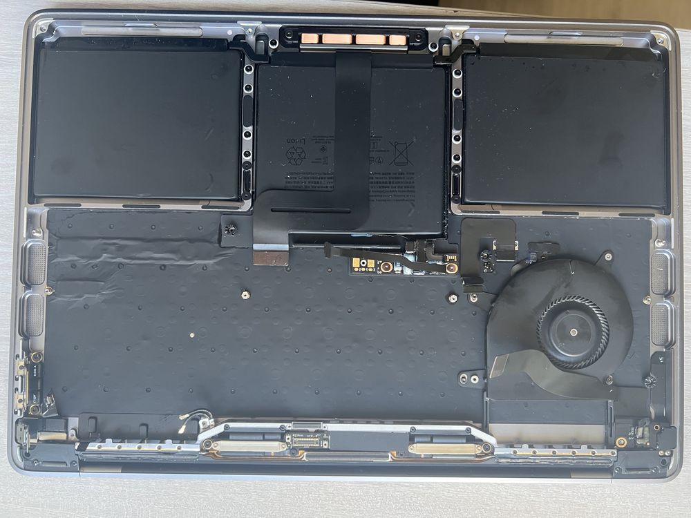 Macbook а2442 а2485 А3113 А1398 а1502 а1707 а1990 а2141  все запчасти