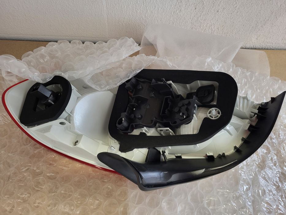 Farolim Esquerdo BMW E81 E82 LCi - NOVO - Serie 1