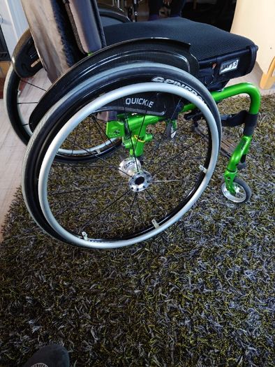 Wózek inwalidzki Xenon Quickie - bardzo lekki