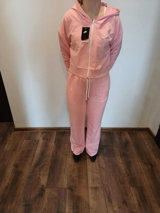 dres damski rozmiar L NIke