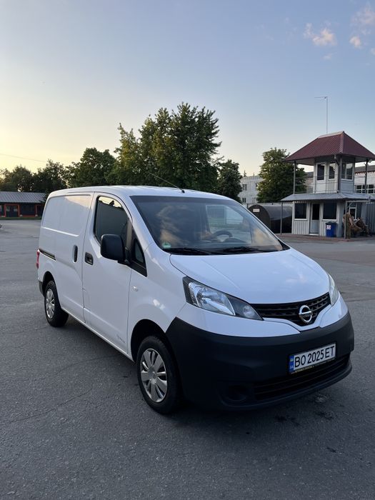 Продам бус Nissan nv200 1.5 dci