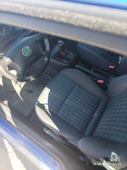 Skoda Octavia Tour(FL) MPI MT 1,6 газ--бензин