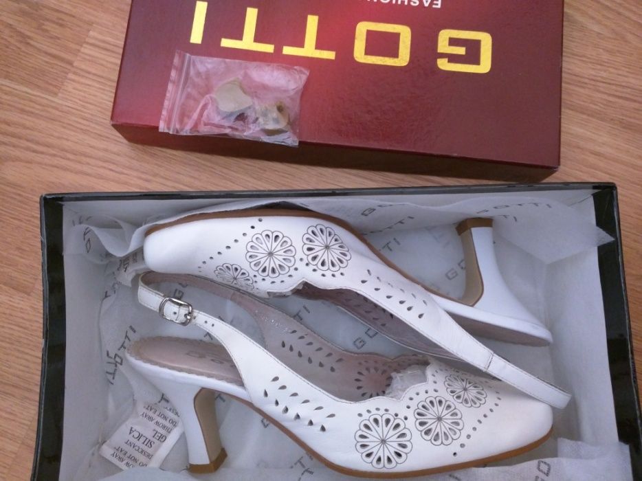 Босоножки 38р.Кожа.