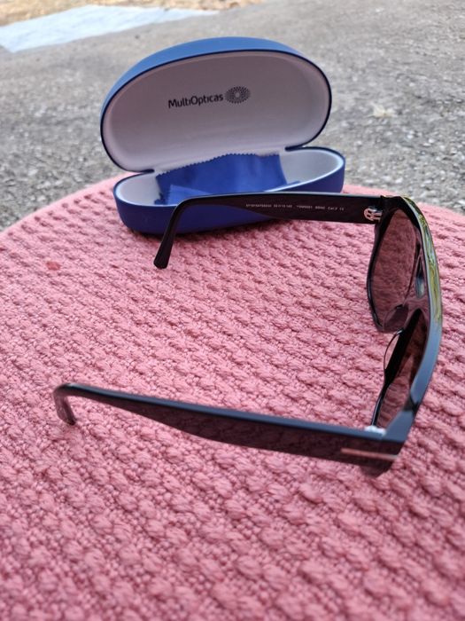 Óculos Sensaya estilo maxi, muito pouco uso em ótimo estado