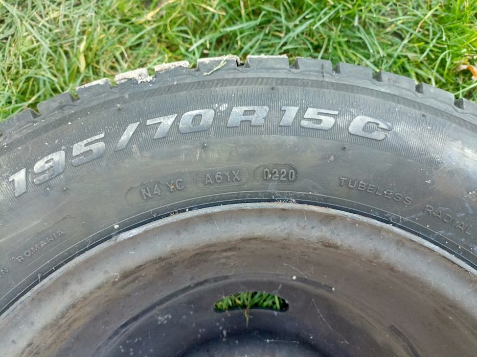 Sprzedam komplet opon 195/70/15c