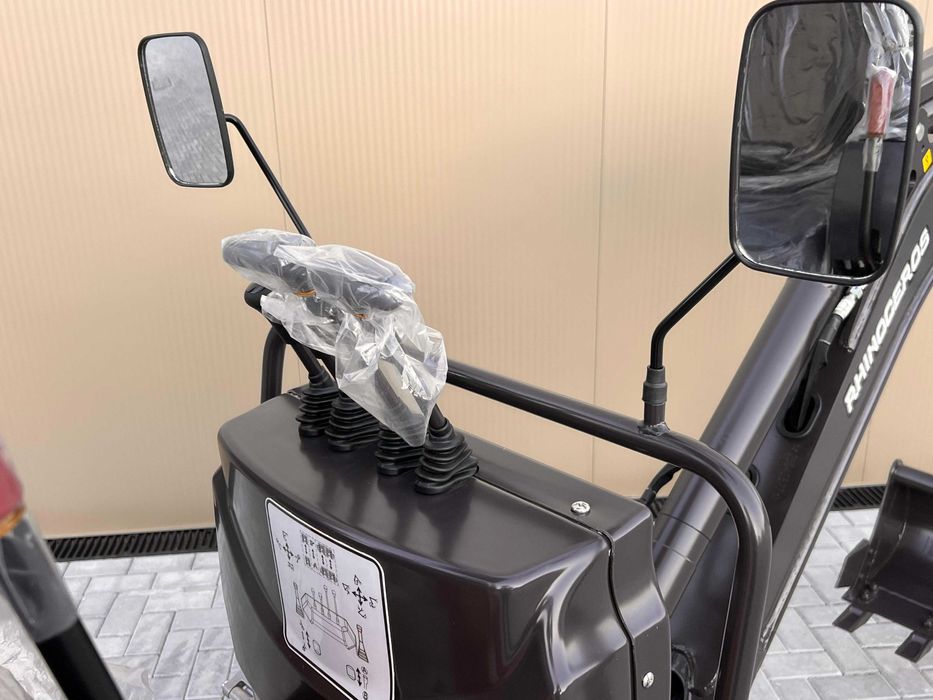 MINI GIRATORIA XN13 RHINOCEROS 1300KG Motor Kubota