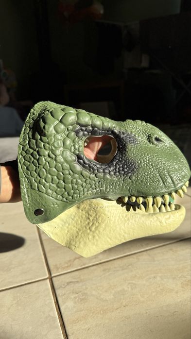 Маска динозавра зелена латексна