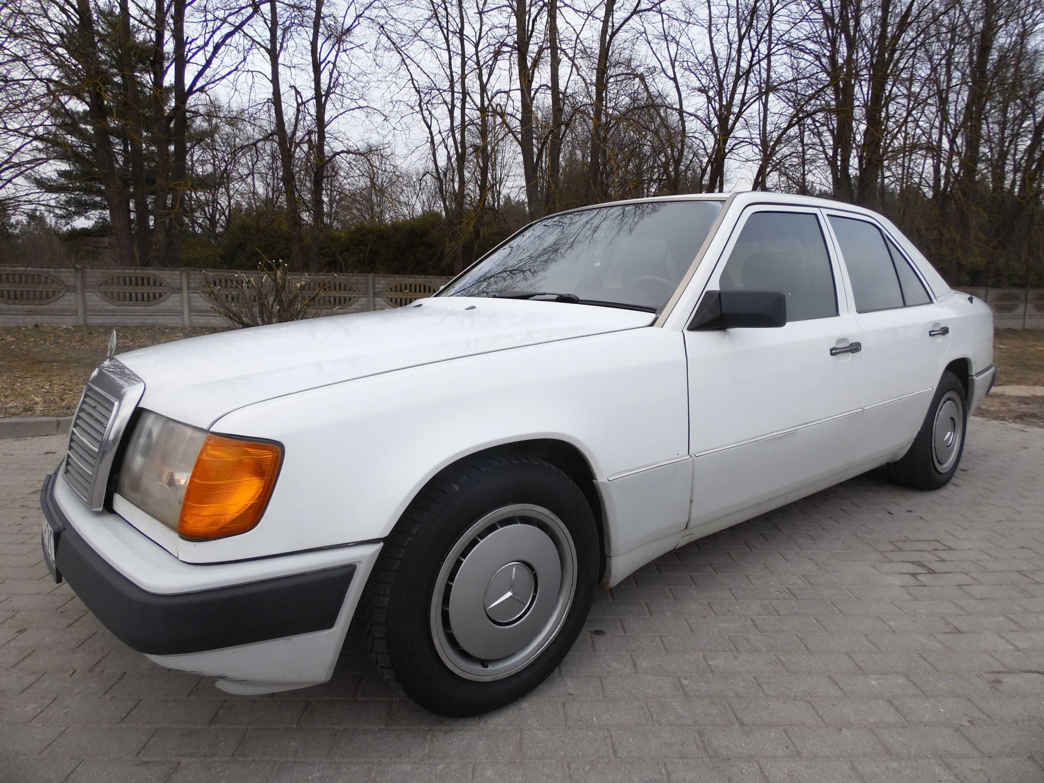 Mercedes-Benz W124 200D