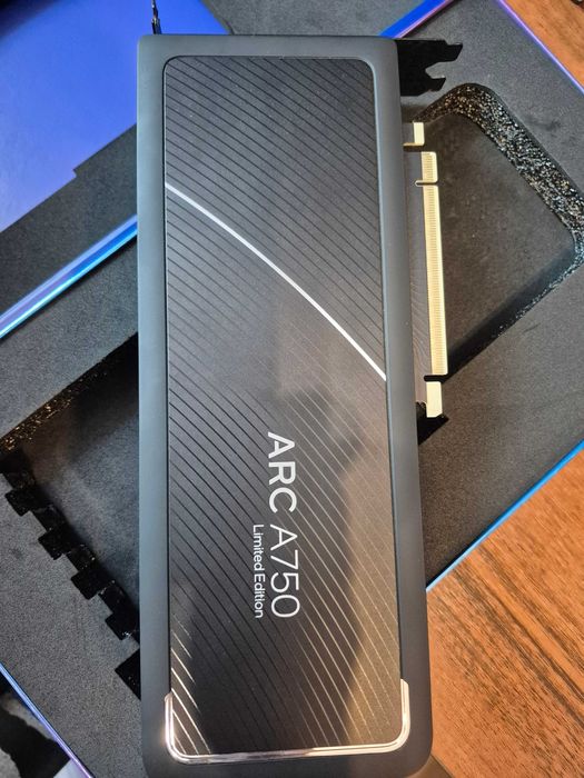 Відеокарта Intel Arc A750
