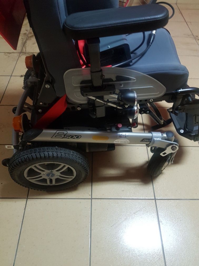 Wózek specjalistyczny inwalidzki elektryczny