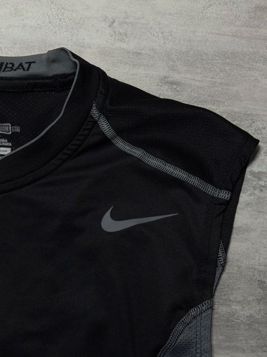 Чоловіча компресійна майка Nike Pro combat M