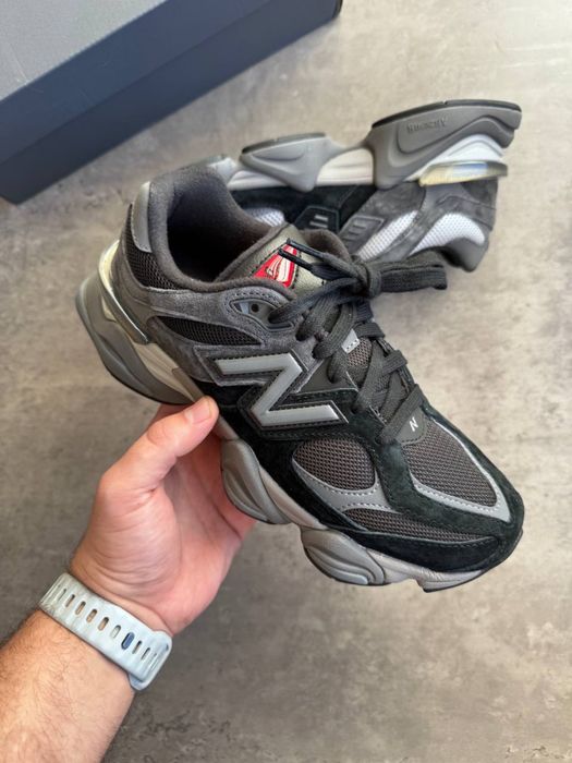 Кросівки New Balance 9060 / 39.5