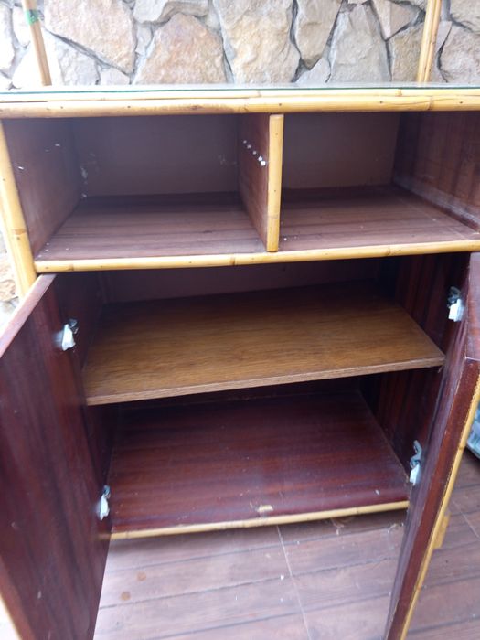 Móvel estante em vime/ bambu/ verga