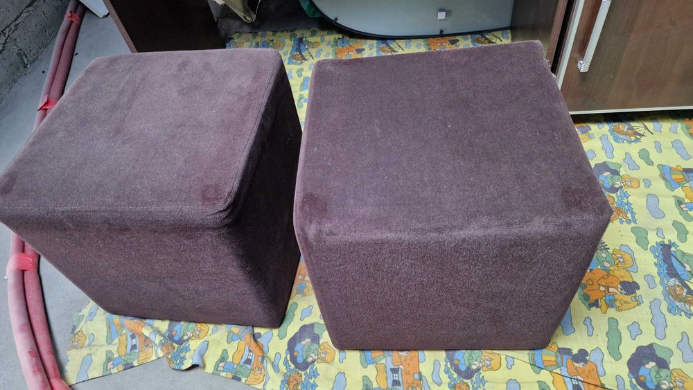 sprzedam dwie pufy jak nowe