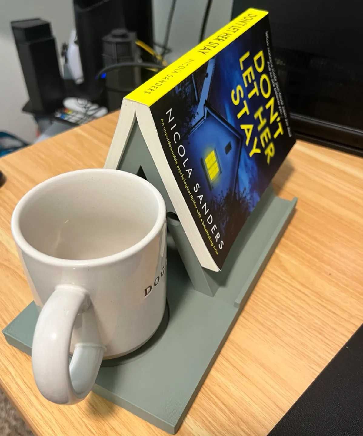 Подставка для книг и чашки