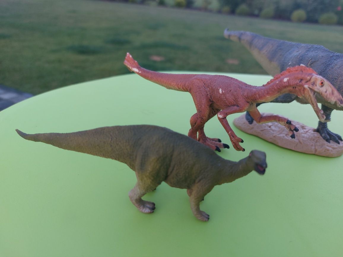 Zestaw dinozaurów schleich collecta tyranozaur edmontozaur troodon