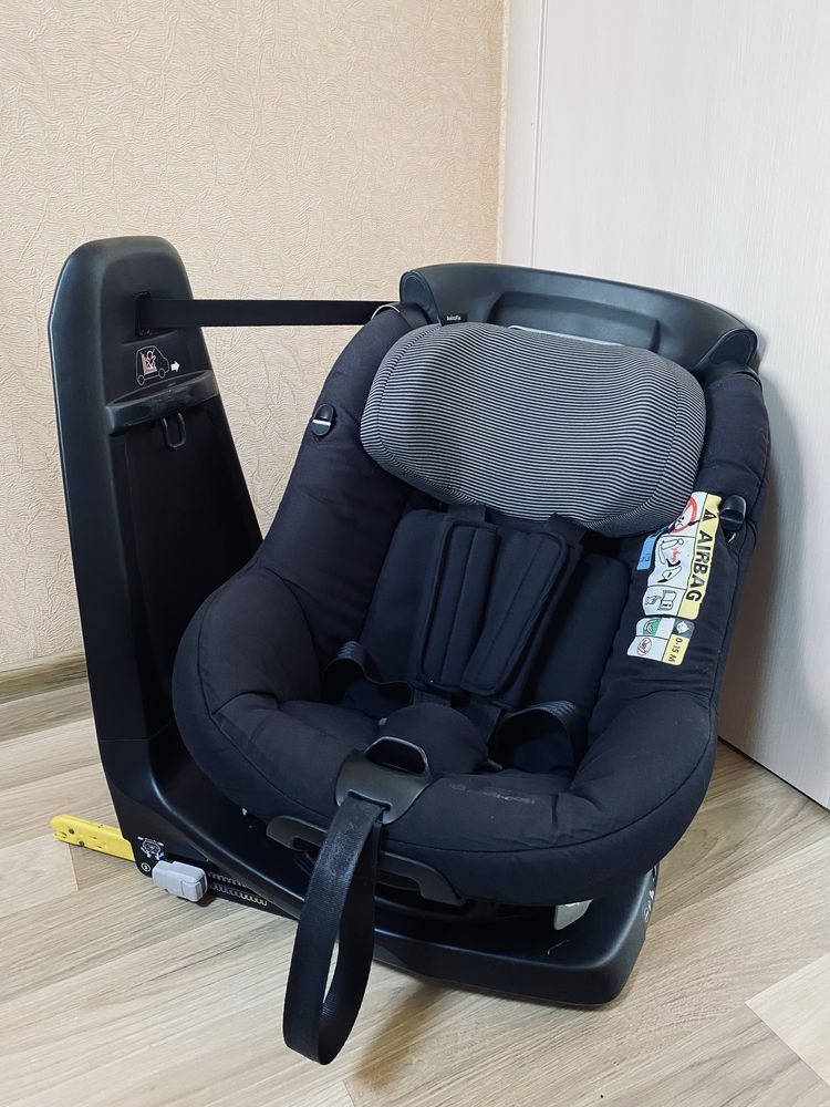 Поворотное Автокресло Maxi-Cosi Axissfix с 4 мес.до4 лет Isofix I-Size