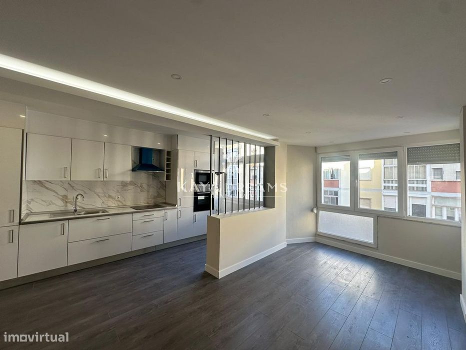 Apartamento T3 totalmenre renovado para venda em Póvoa De Santo Adrião