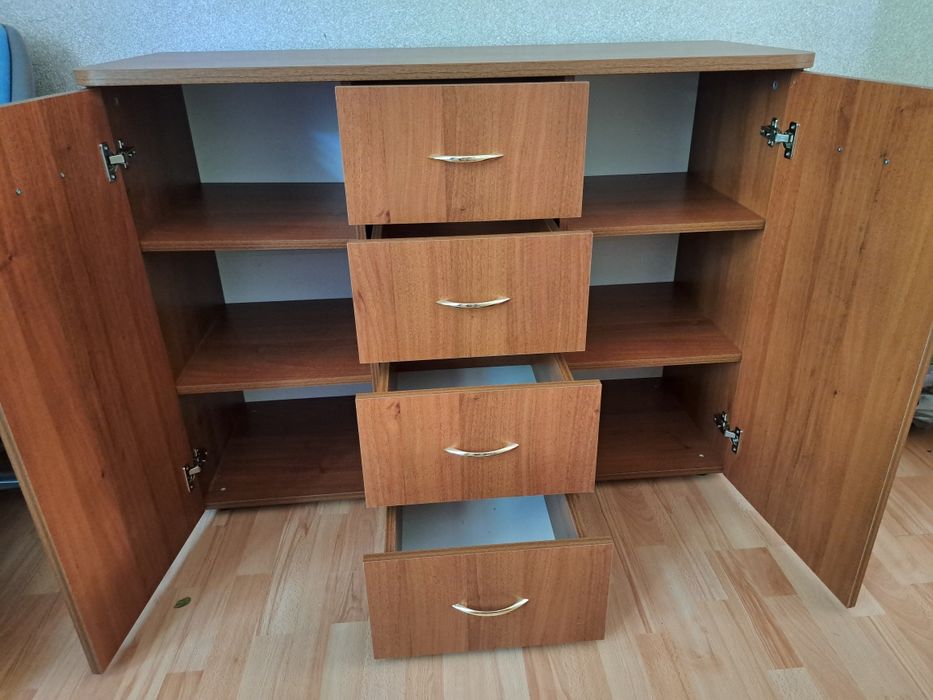 Комод колір горіх, для спальні,вітальні,передпокою,дитячої.