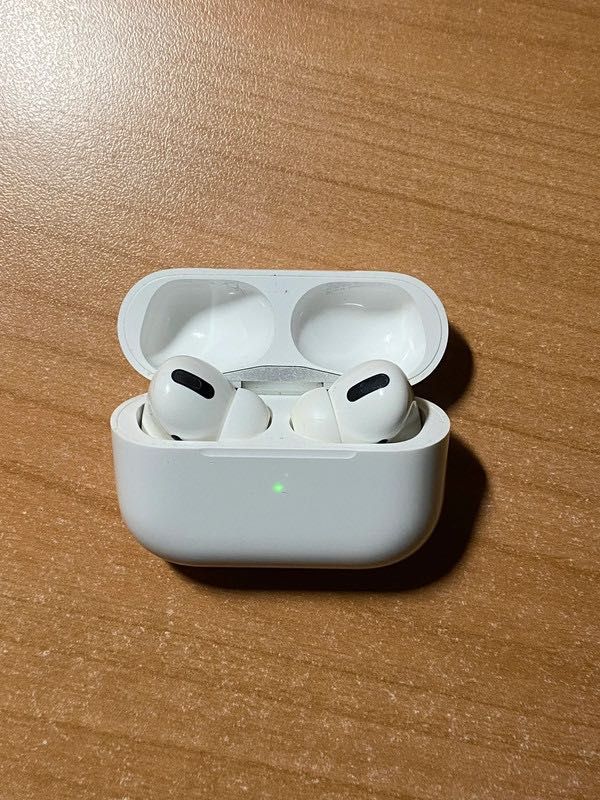 Оригінальні навушники Apple AirPods Pro 1