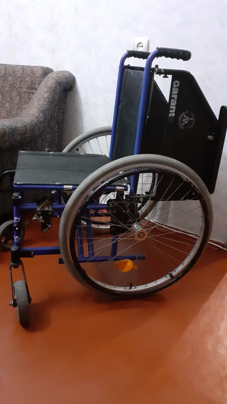 Инвалидная коляска invacare garant, ходунки, костыли, трость