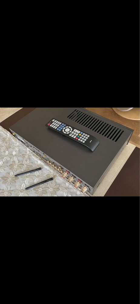 Arcam SA30 inteligentny wzmacniacz, streamer i DAC