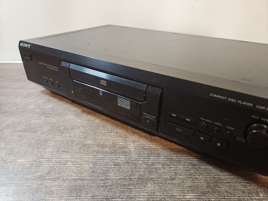 Odtwarzacz CD Sony CDP-XE330