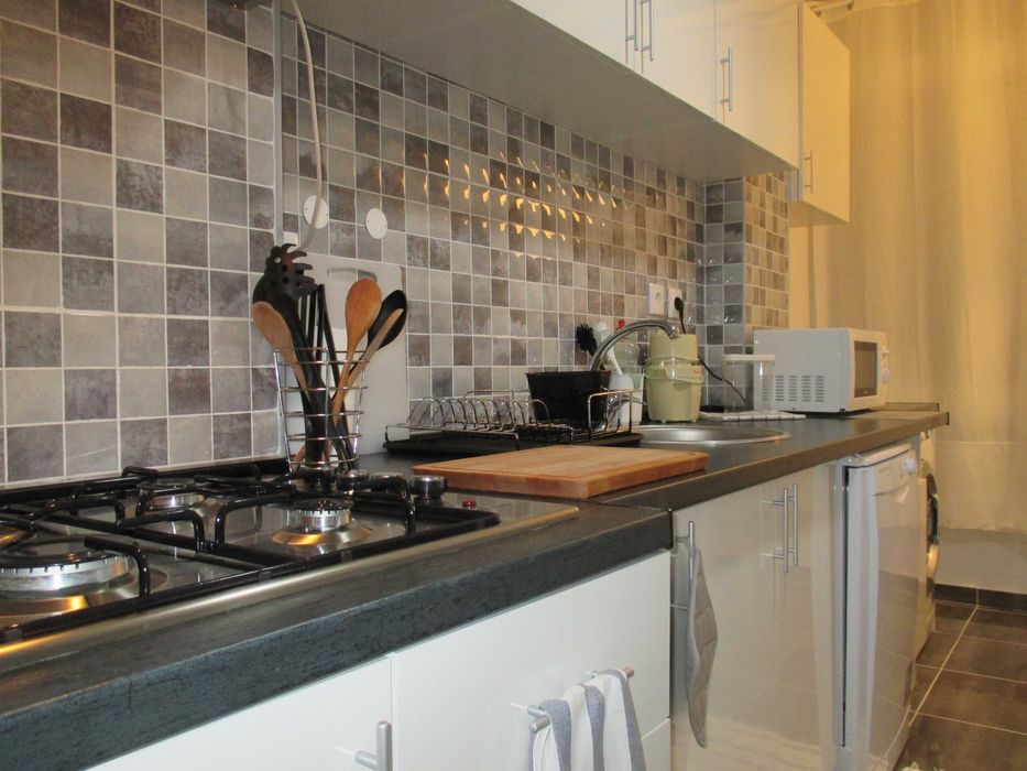 Quarto com WC Privativo (Falagueira - Metro Linha Azul)